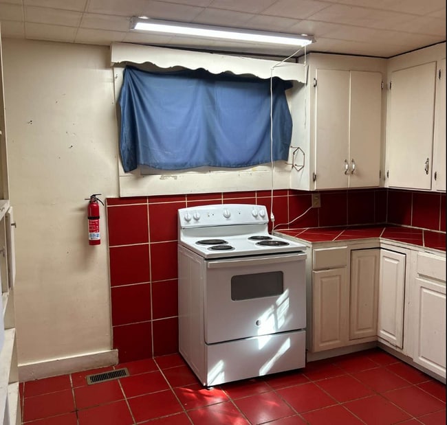 Building Photo - 110 E Burgess St