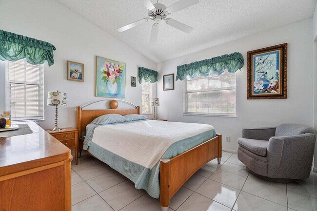 Building Photo - 7922 Sandy Pointe Dr