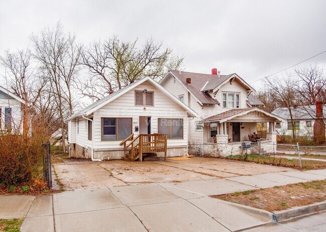 Building Photo - 5002 Euclid Ave E