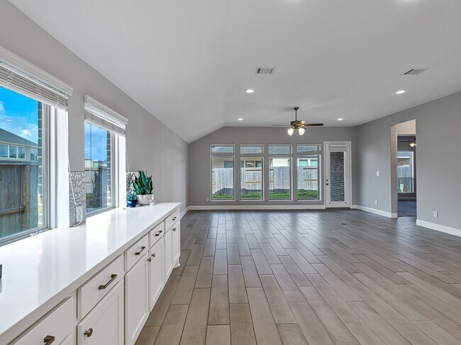 Building Photo - 4210 Haven Crest Ln