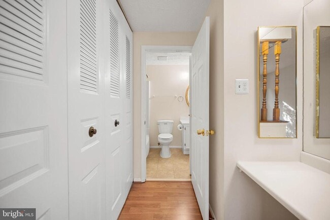 Building Photo - 8439 Lazy Creek Ct