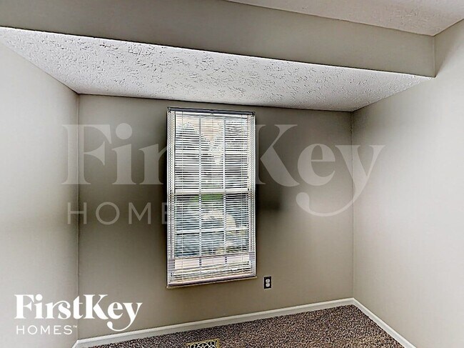 Building Photo - 9459 Hadway Dr