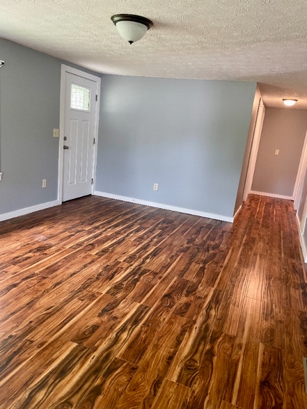 Building Photo - 402 Sam Parker Rd