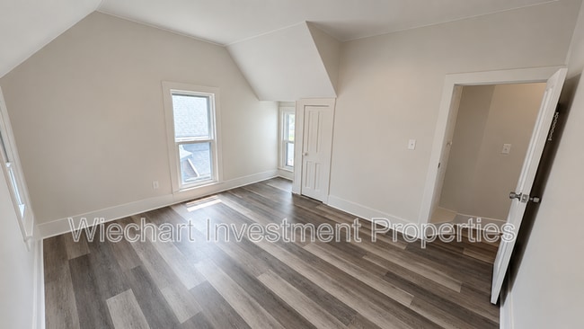 Building Photo - 342 N Charles St