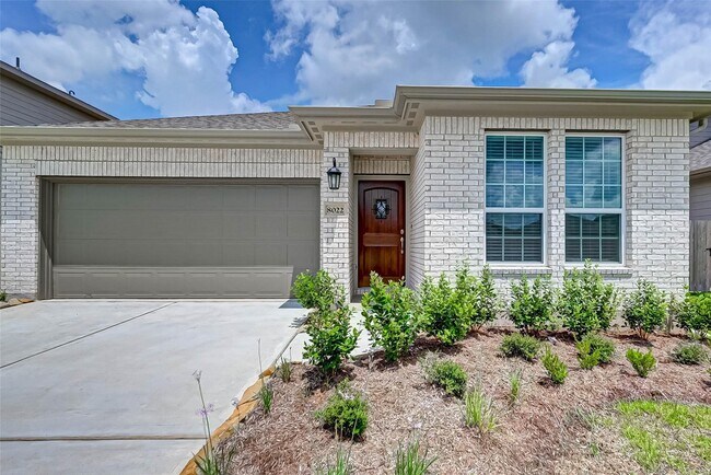 Building Photo - 8022 Pinebrook Arbor Ct