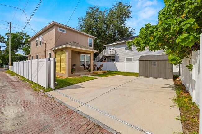 Building Photo - 1407 7th Ave N