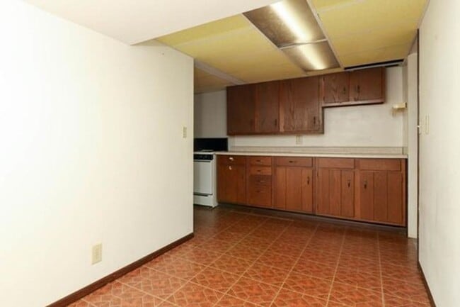 Building Photo - 101 W Cypress St