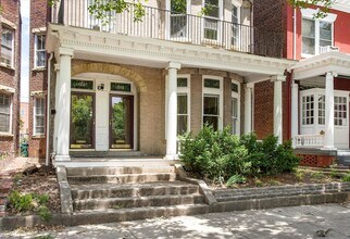 Building Photo - Swanky 2000 sf duplex in the heart of Church Hill