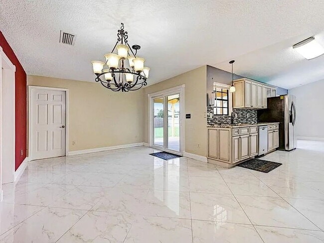 Building Photo - Remodeled Home Near Schools