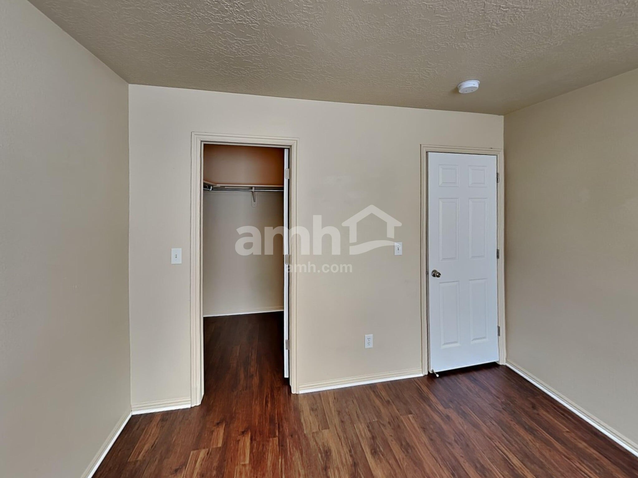 Building Photo - 645 Cattail Dr