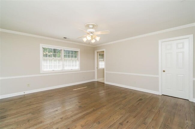 Building Photo - 565 River Chase Point