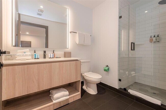 Building Photo - 398 NE 5th St