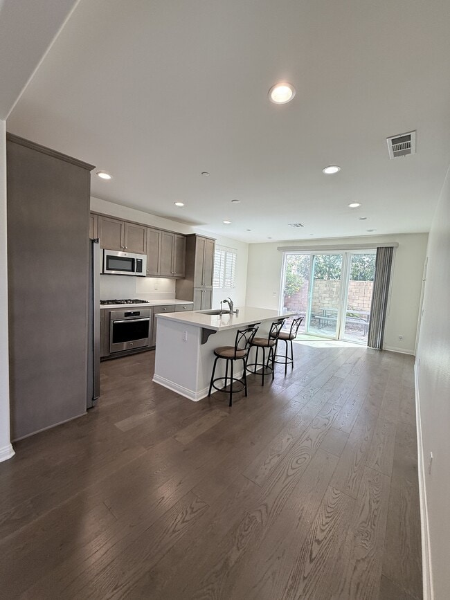 Building Photo - 672 Sage Brook Ct