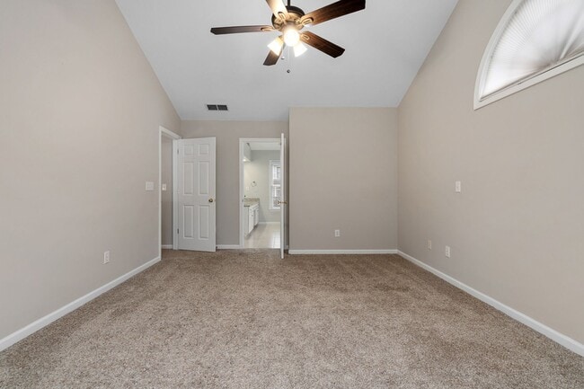 Building Photo - Spacious 4-Bedroom Two-Story Home in Dunwo...