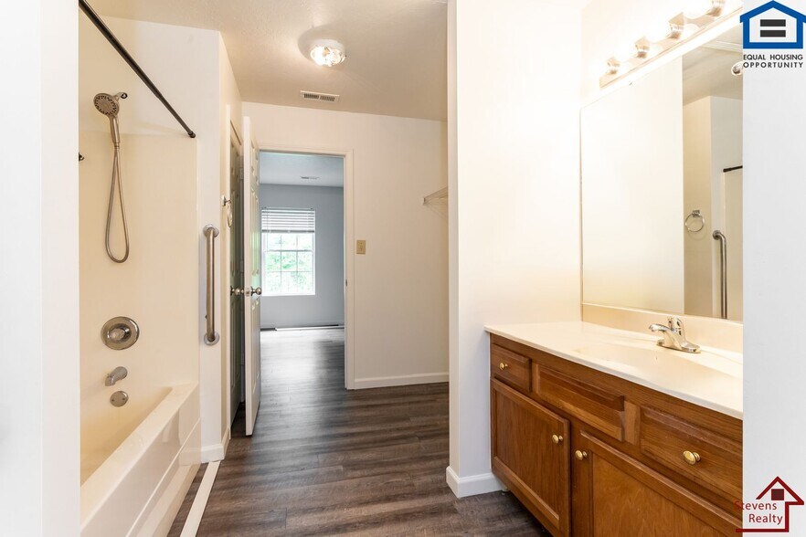 Building Photo - 6445 Son Light Way