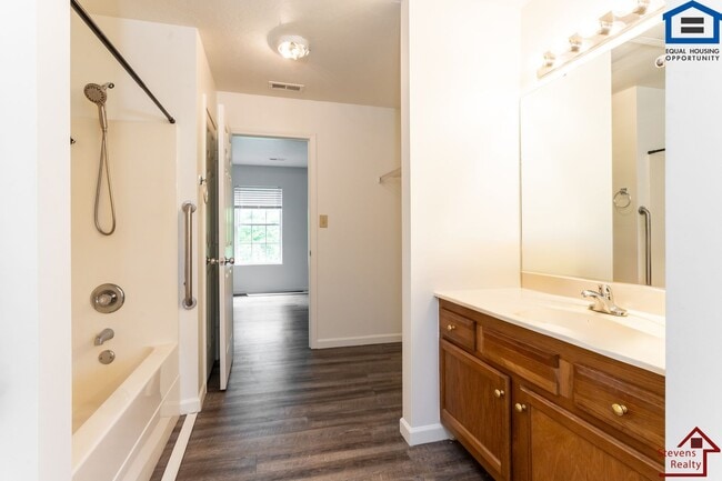 Building Photo - 6445 Son Light Way