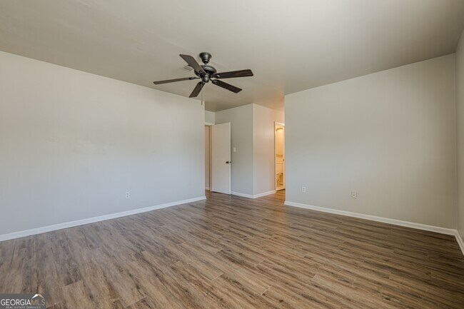 Building Photo - 2016 Oak Park Ln