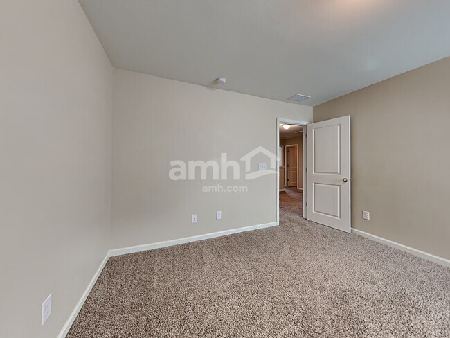 Building Photo - 149 Carolina Wren Ave