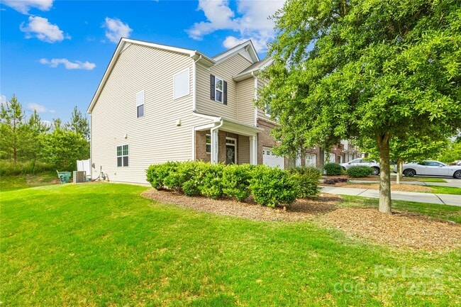 Primary Photo - 3233 Yarmouth Ln