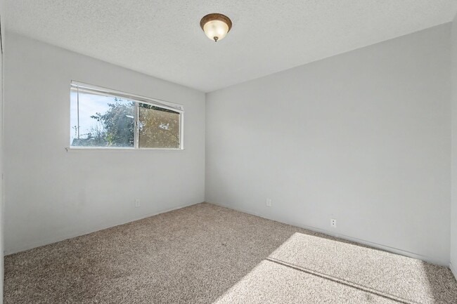 Building Photo - 3 bedroom 1 bath house in Yuba City