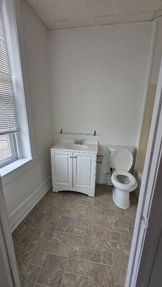 Building Photo - 2600 Ann St