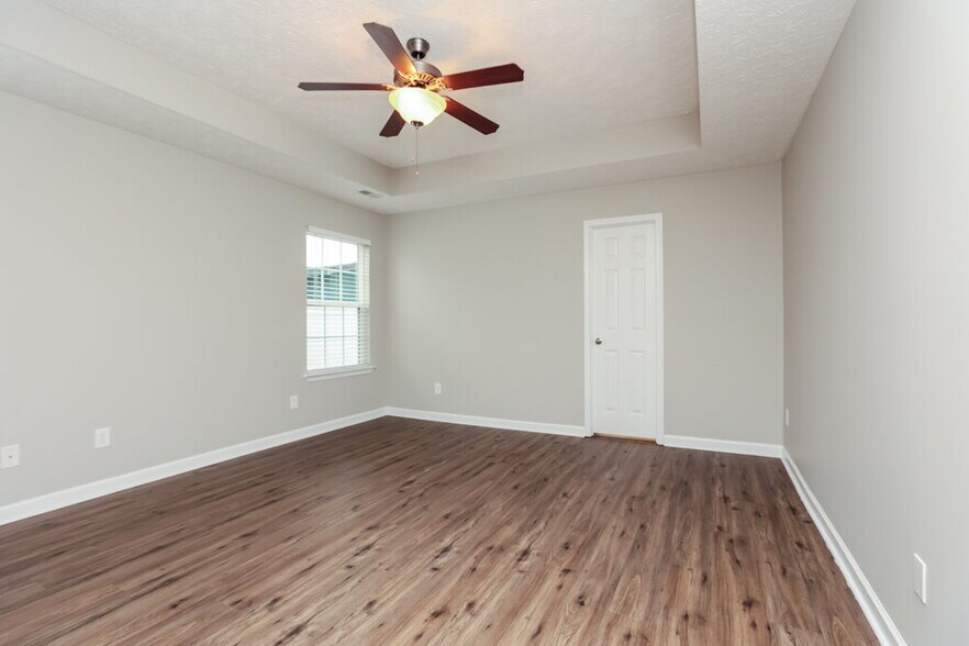 Building Photo - 718 Wildwood Dr