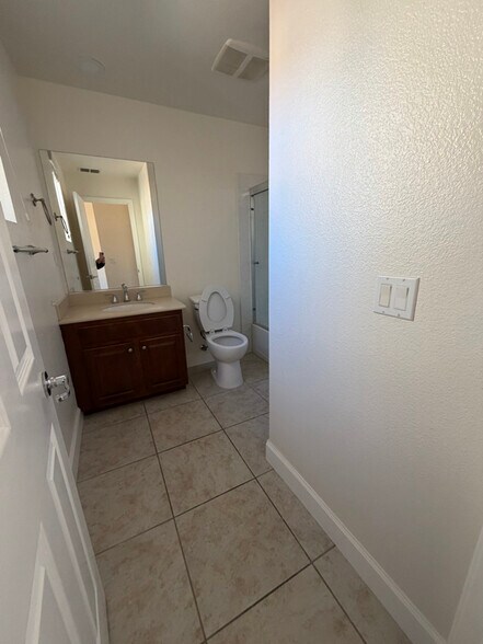 Building Photo - 2390 Brookwood Ave