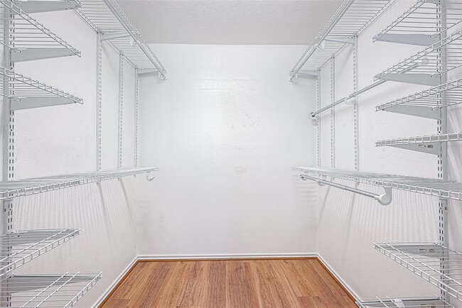 Building Photo - 2748 Maybrook Hollow Ln