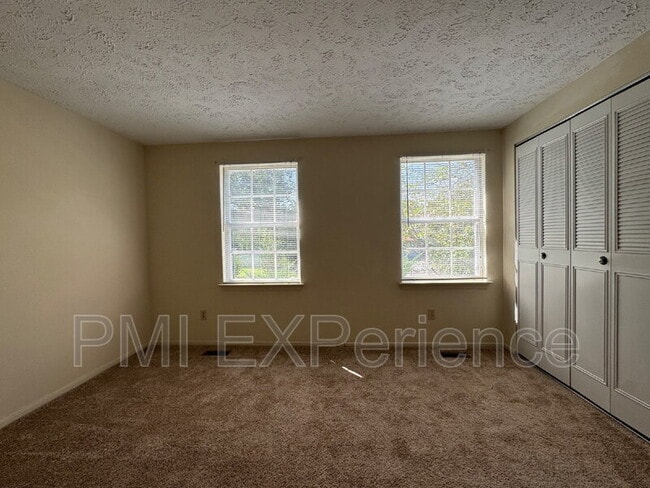 Building Photo - 902 Narrowleaf Dr