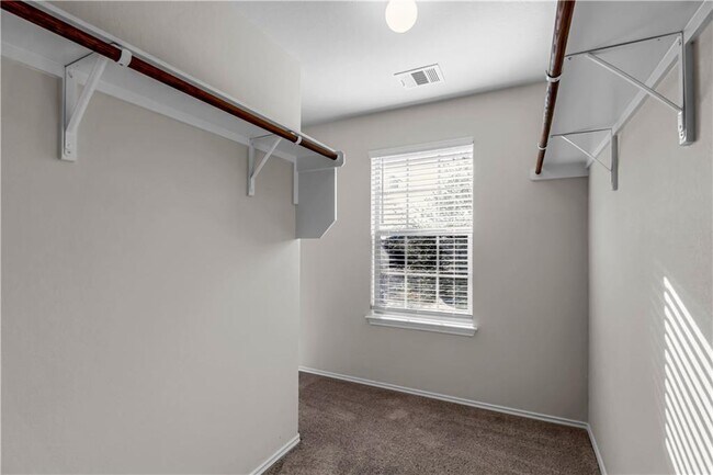 Building Photo - 145 Housefinch Loop