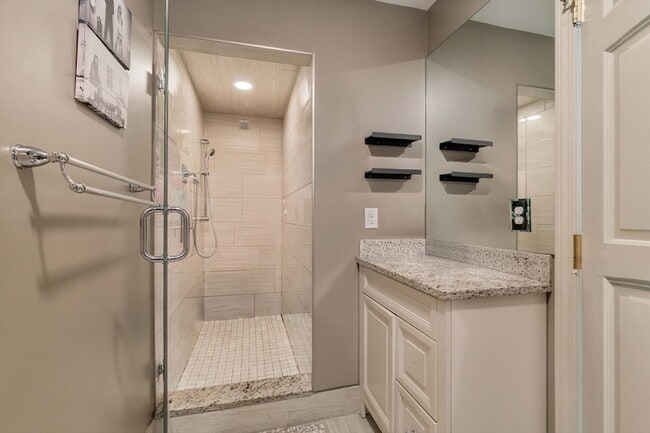 Building Photo - 188 North St