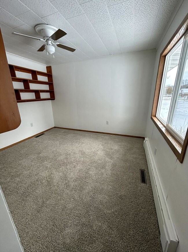 Building Photo - Charming 4-Bedroom Rambler for Rent – $2,000/month