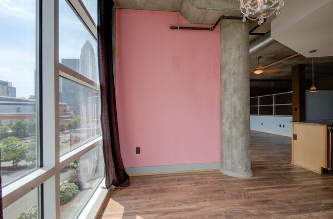 Building Photo - COMING SOON! Affordable Comfort: 1BR/1BA C...