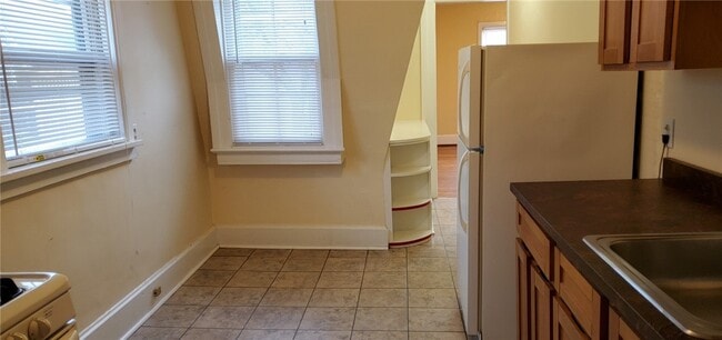 Building Photo - 44 Park Ave