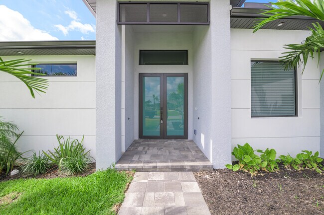 Building Photo - 3432 SW 8th St