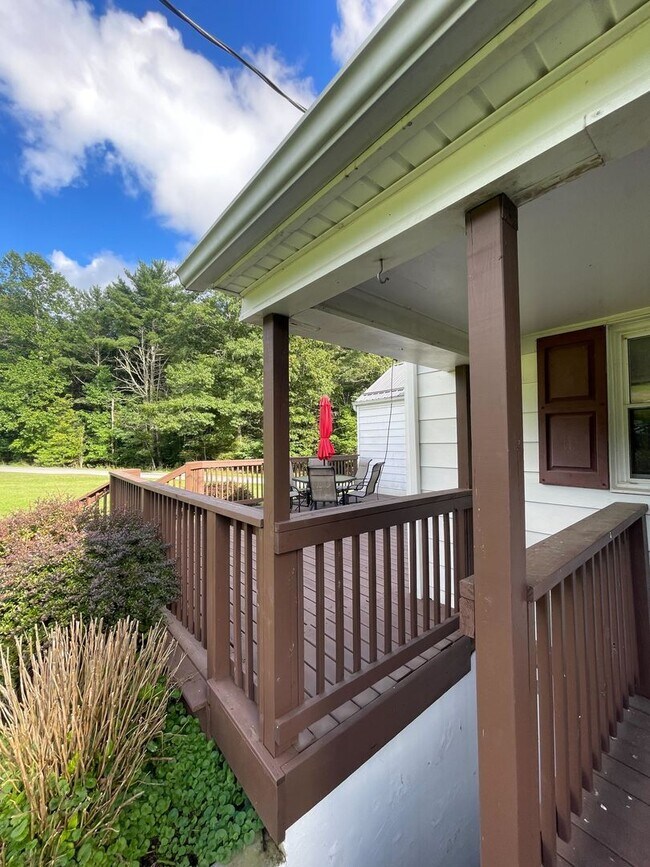 Building Photo - Quaint Country Cottage On Large Lot Near Downtown Blacksburg