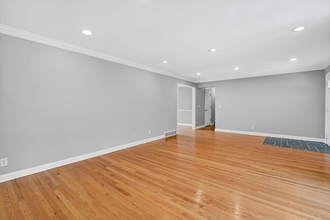 Building Photo - Beautiful, one of a kind property on four ...