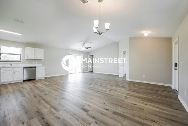 Building Photo - 4 Bedroom Pet-Friendly Home in Lehigh Acre...