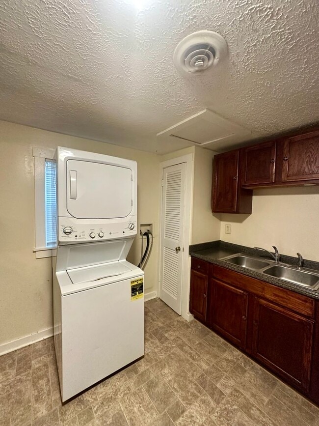 Building Photo - Pre-Leasing Now for Fall Semester 2026