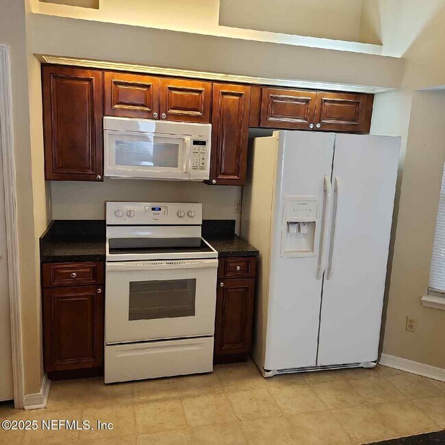 Building Photo - 2210 Captain Kidd Dr