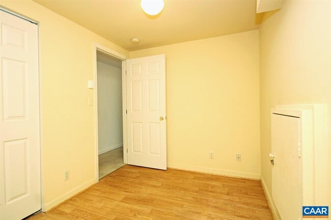 Building Photo - 124 Thomas Dr