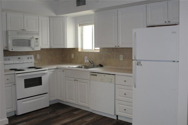 Primary Photo - 2 bedroom in North Miami FL 33161