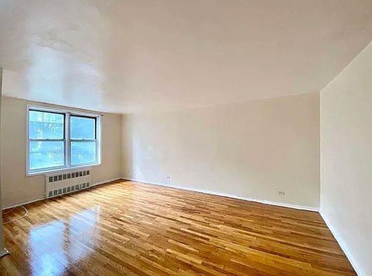 Building Photo - 3 bedroom in New York NY 10040