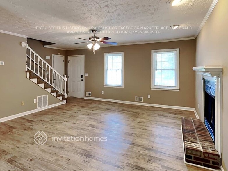 Building Photo - 3215 Revere Cir