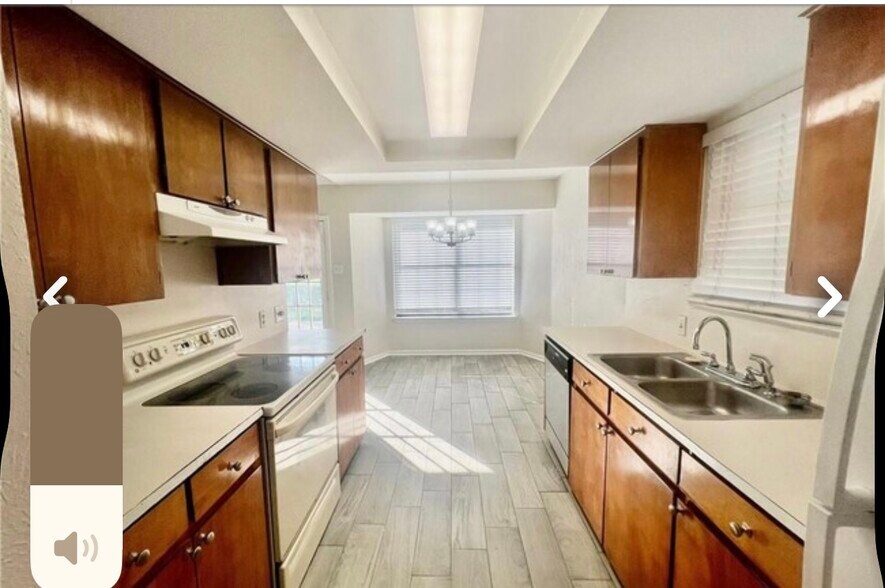 Building Photo - 1712 Ridgeway