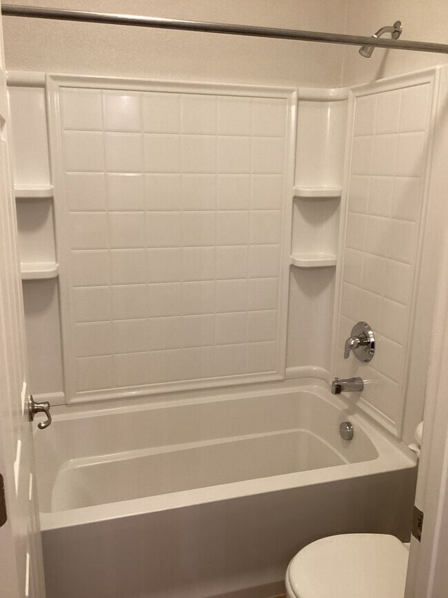 Building Photo - ONLY $2,475 PER MONTH RENT FOR THIS SUPER ...