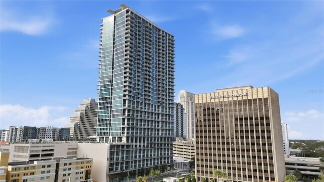 Building Photo - 150 E Robinson St