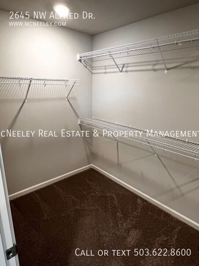 Building Photo - 2645 Alfred Dr