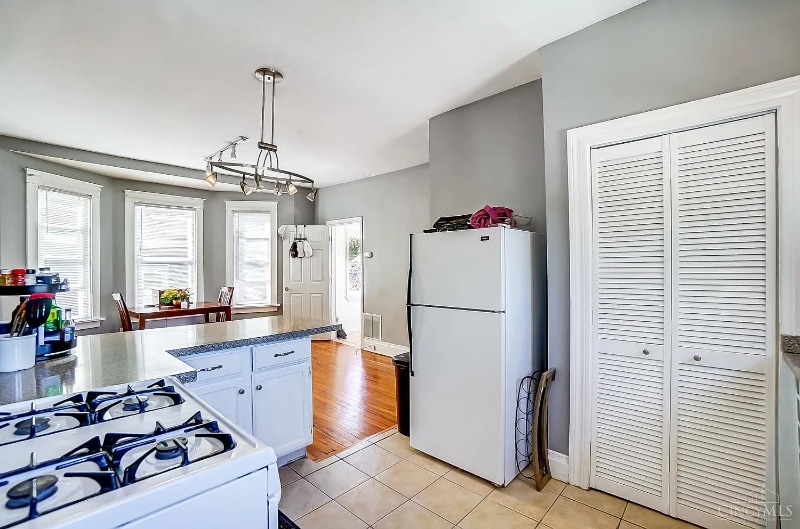 Building Photo - 3766 Isabella Ave