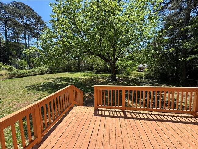 Building Photo - 5594 Laurel Ln NW